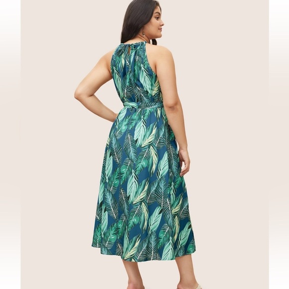 BloomChic Plus Size 2XL Tropical Leaf Print Halter Dress - Picture 3 of 4